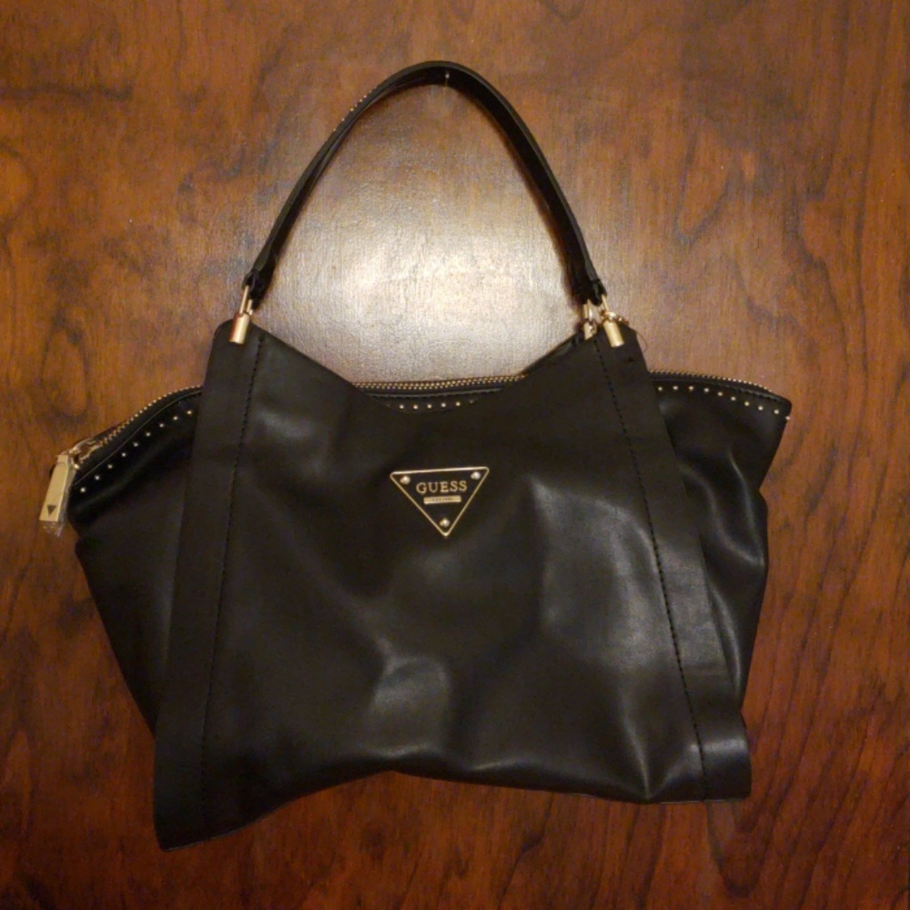 GUESS Purse NWT!